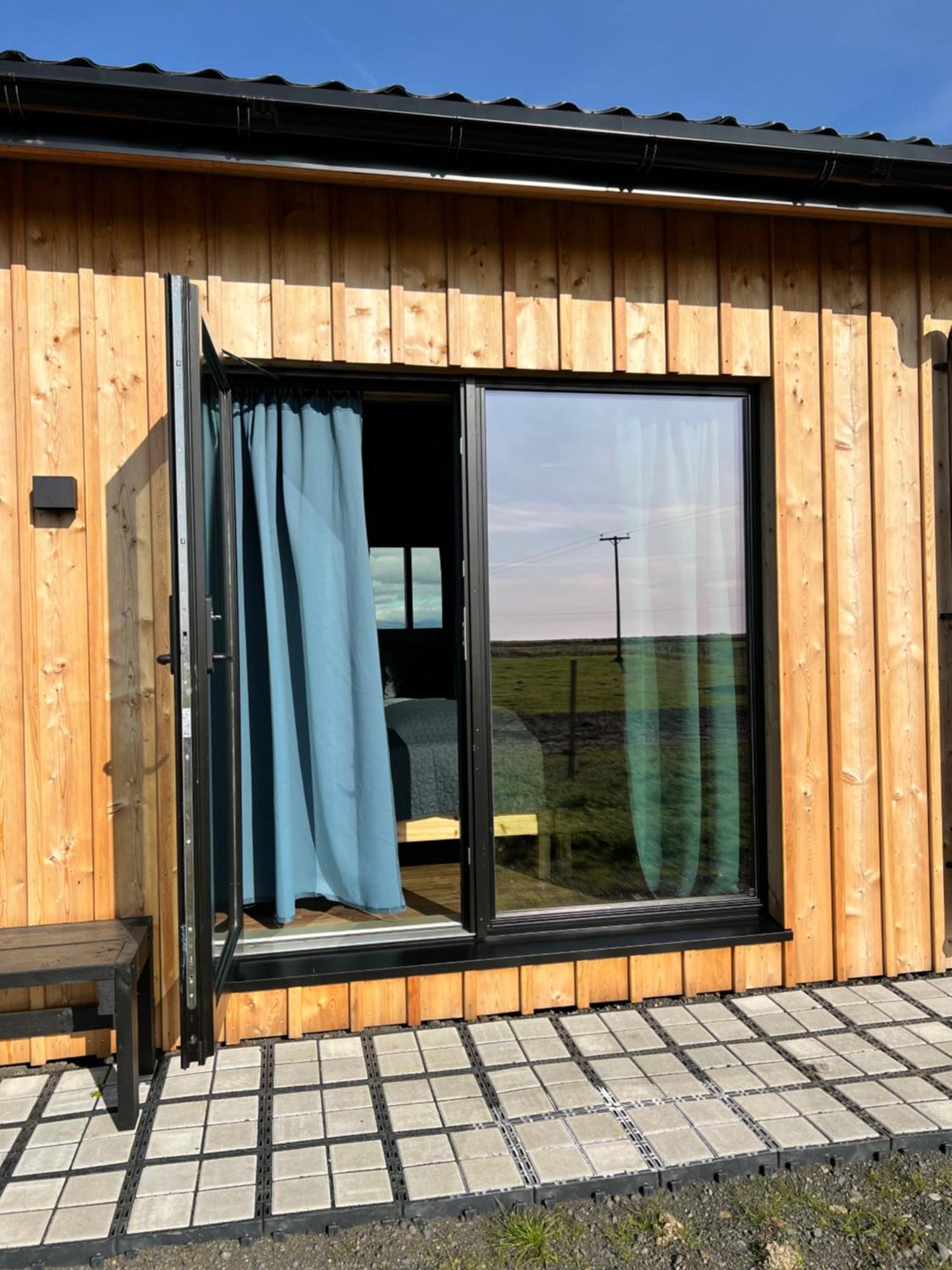 Apartamento Sleeping With The Horses Hvolsvöllur Exterior foto